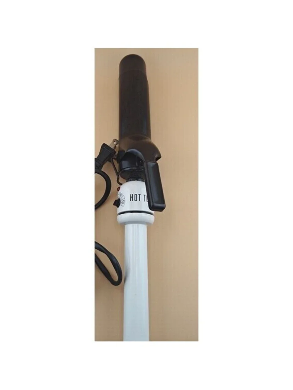 Hot Tools Pro Artist HTBW46 Nano Ceramic 1.25-Inch Curling Iron White Black